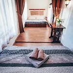 Trapani House & Camp Privatunterkunft Ruzova