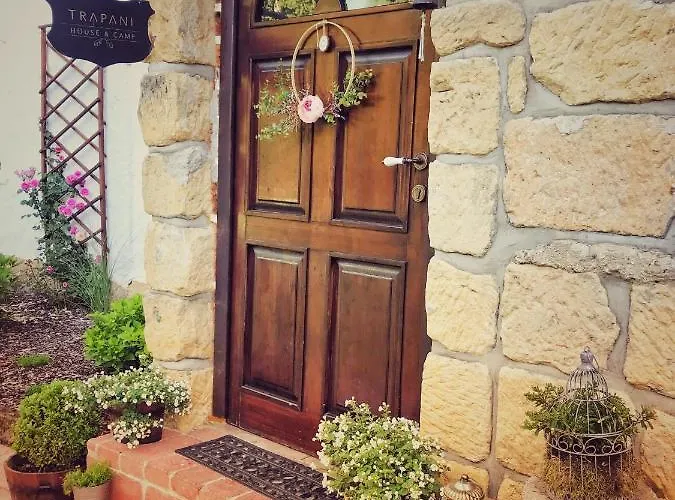 Trapani House & Camp Ruzova